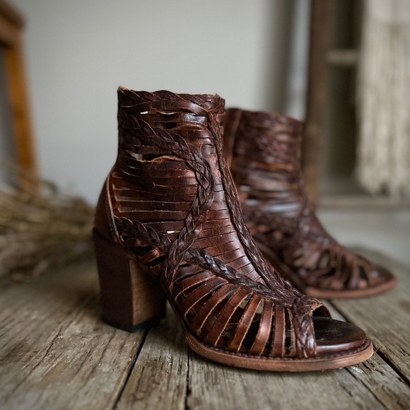 Freebird by Steven Shoes - FREEBIRD by STEVEN BELLA DARK BROWN LEATHER HEELED SANDALS